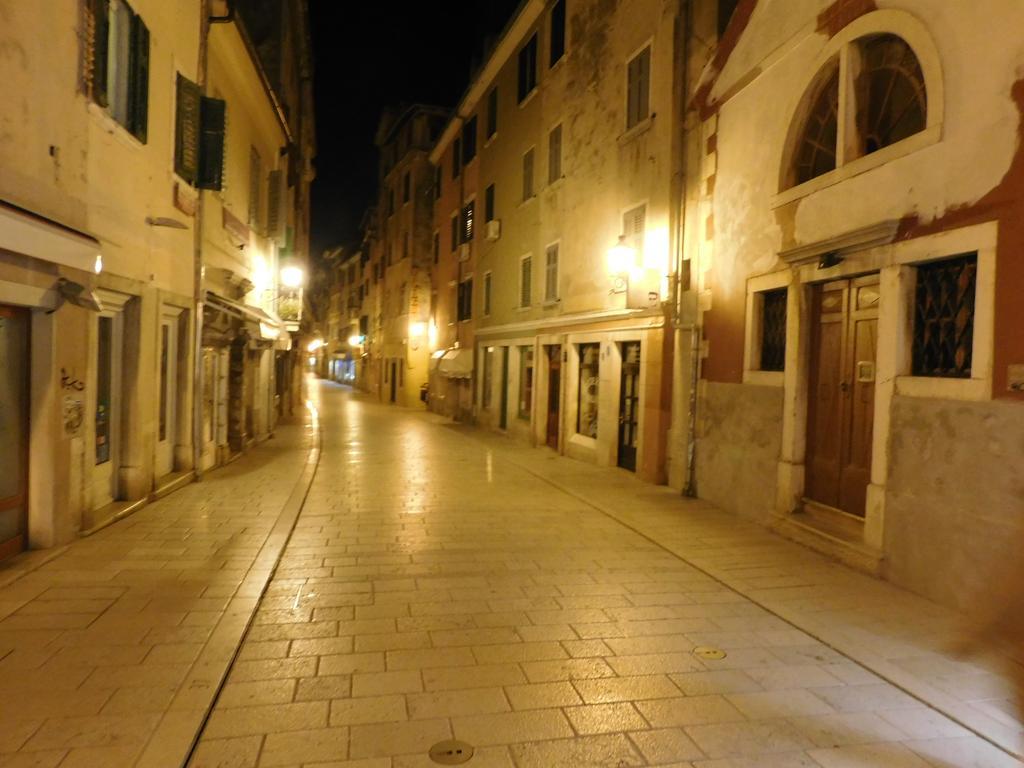 Apartman Angela Rovinj Bagian luar foto